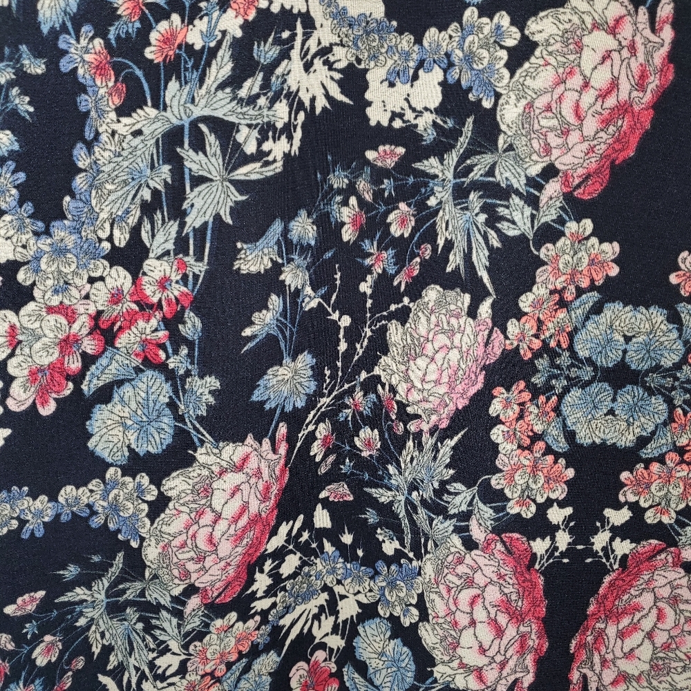 Blue floral dress size Medium fits up to Large